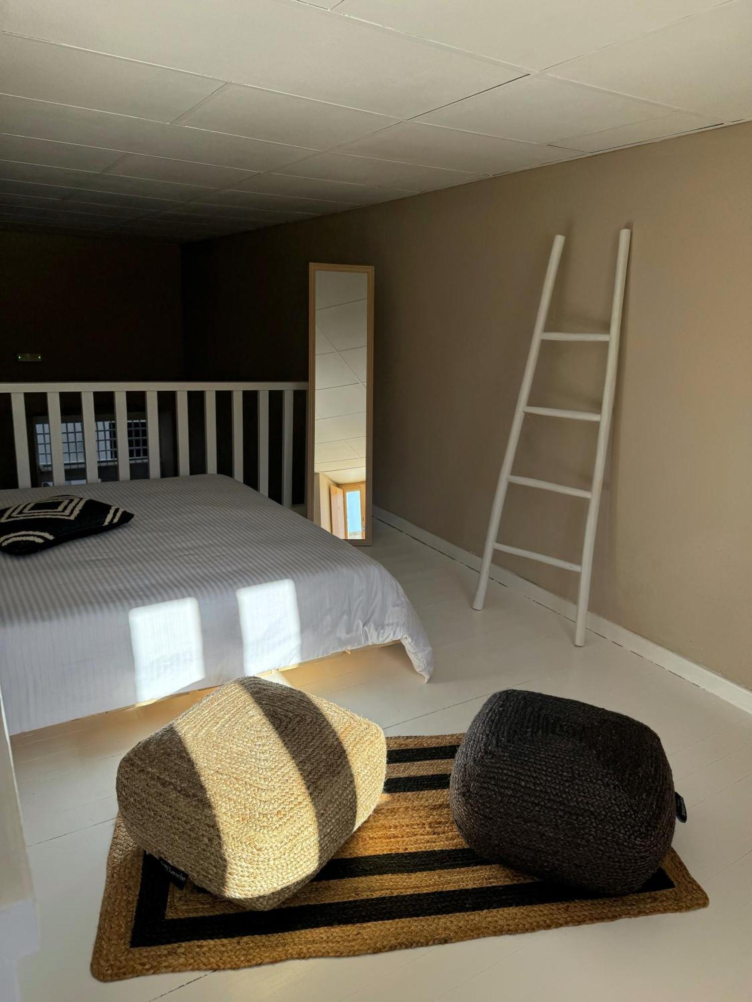Opora Apartment Ermoupoli Bagian luar foto