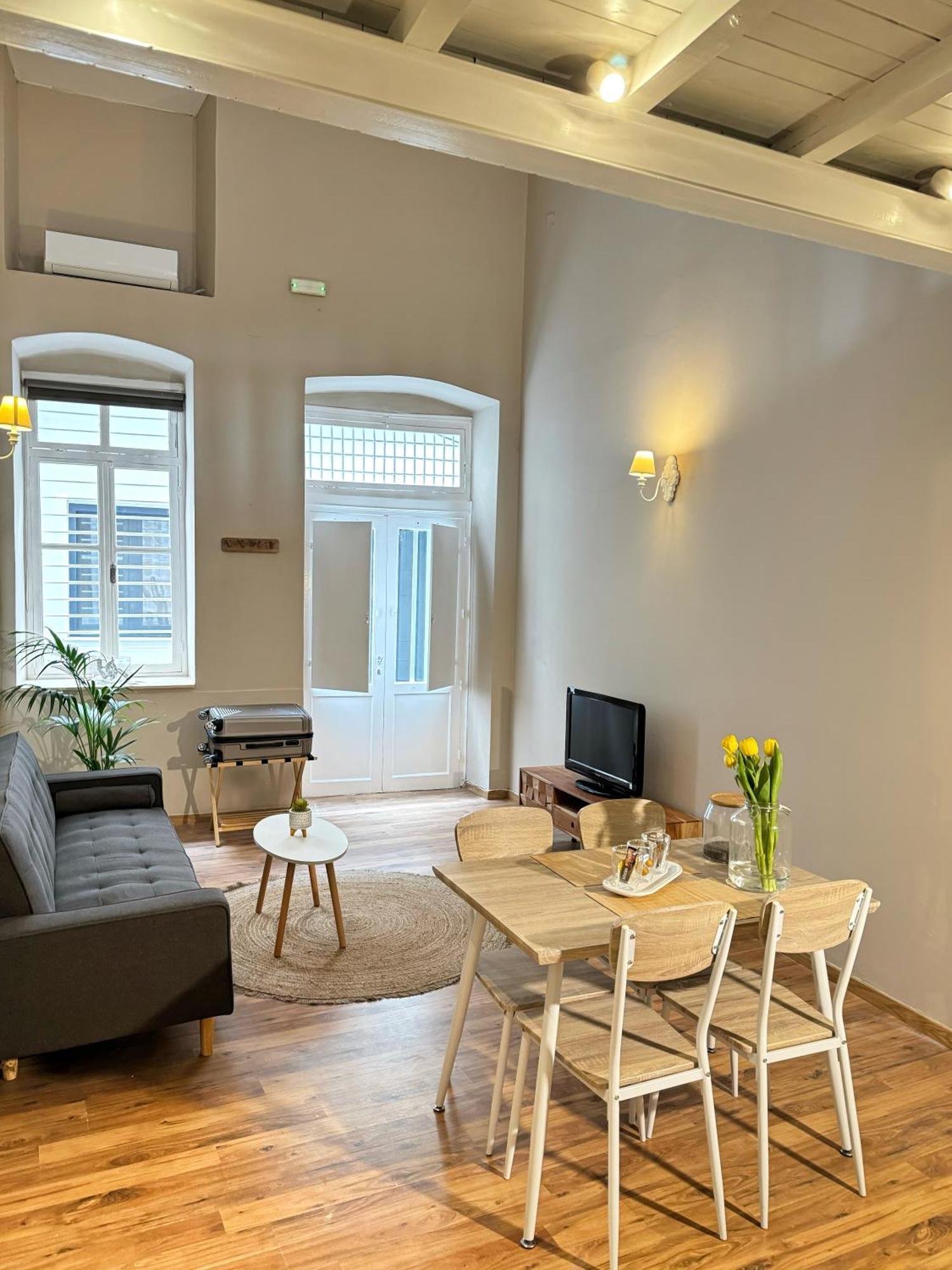 Opora Apartment Ermoupoli Bagian luar foto