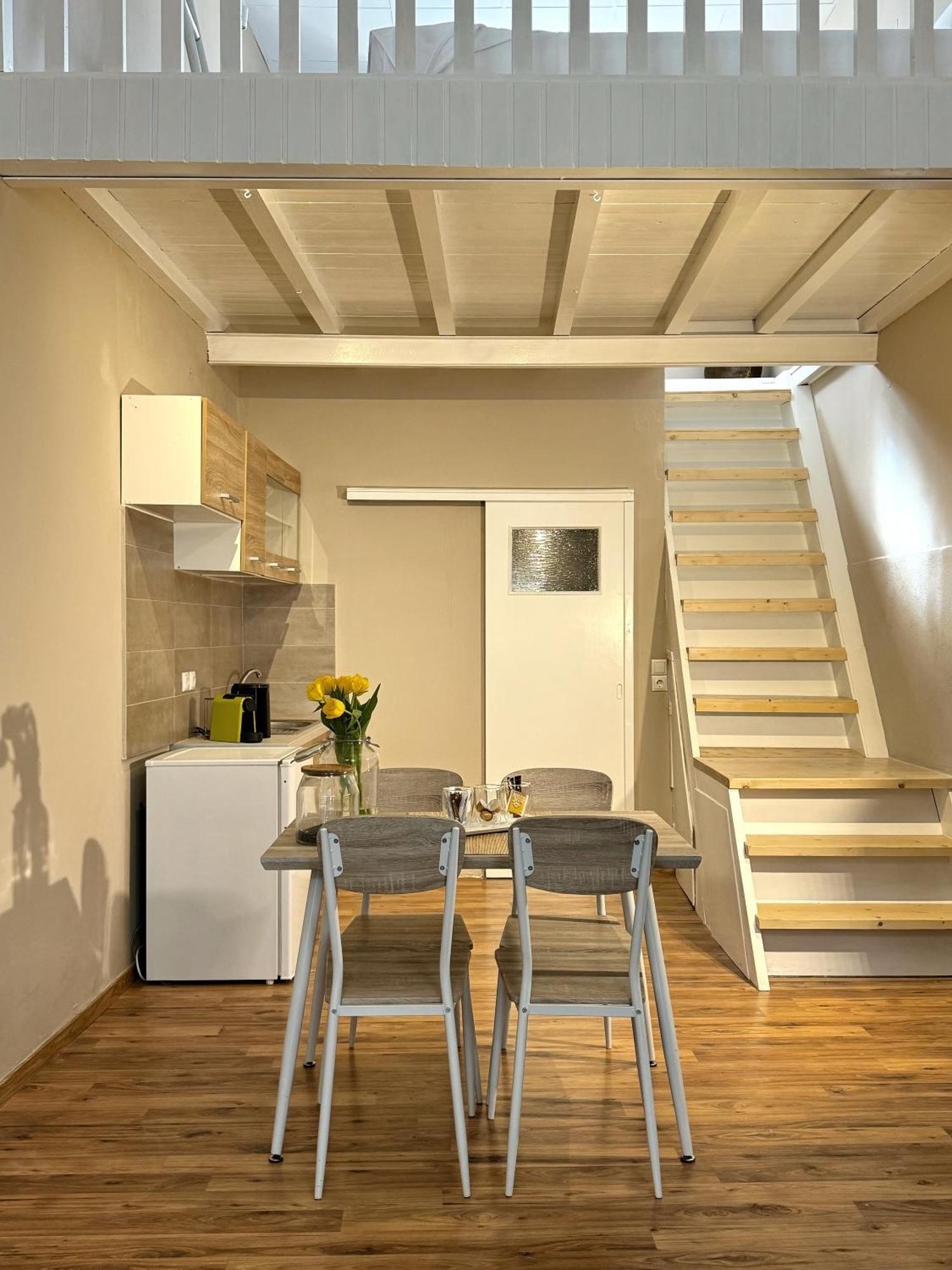 Opora Apartment Ermoupoli Bagian luar foto